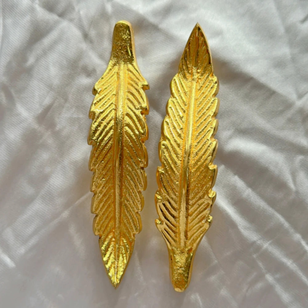 Feather handle Feather handle