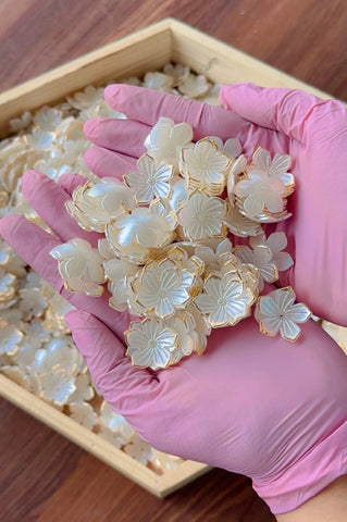 Creamy gold texture flower