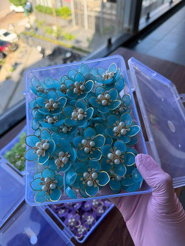 3D Flower Bunch Aqua blue